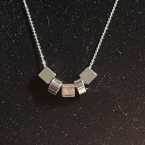 FASHION JEWELRY CHAIN ​​for women in silver-colored stainless steel .